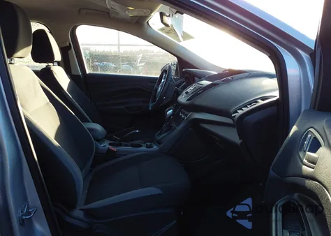 2016 Ford Escape S из США, поврежденный, VIN 1FMCU0F70GUA88293